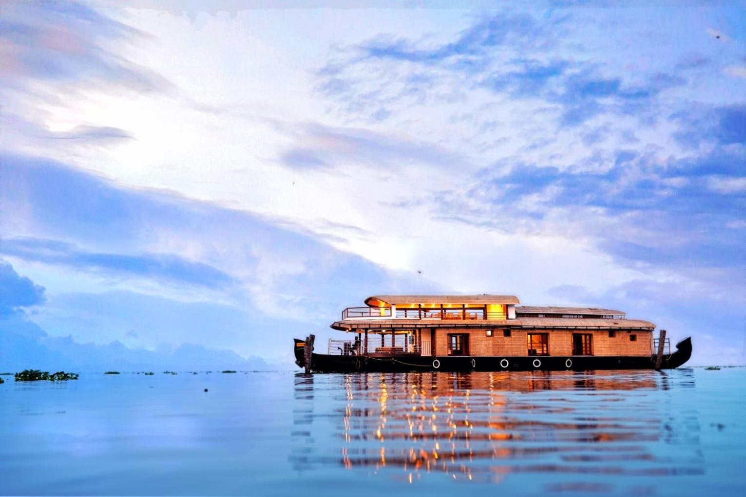 Indraprasthamlakecruise Alappuzha Экстерьер фото